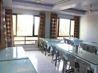 Hotel Madhuban Mahābaleshwar Esterno foto